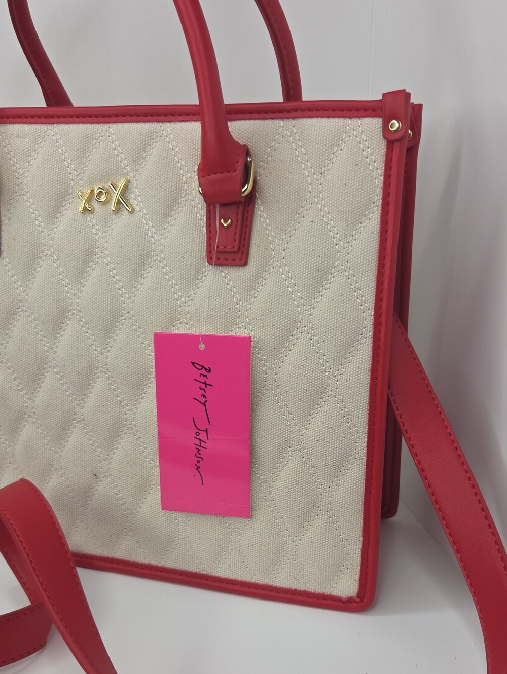 ❤️▪️Betsey Johnson ▪️Xolala Red Quilted Canvas Tote with Red Trim - Picture 2 of 10